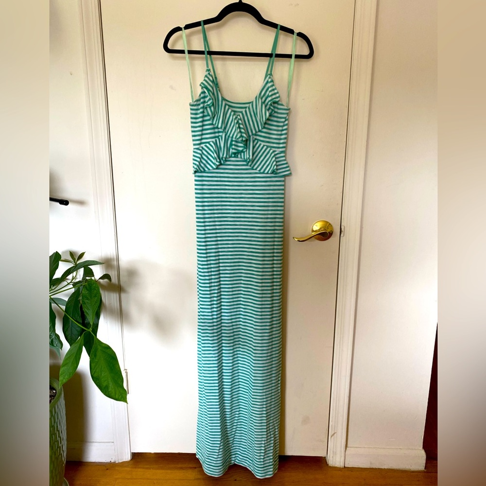 Dress with adjustable straps!